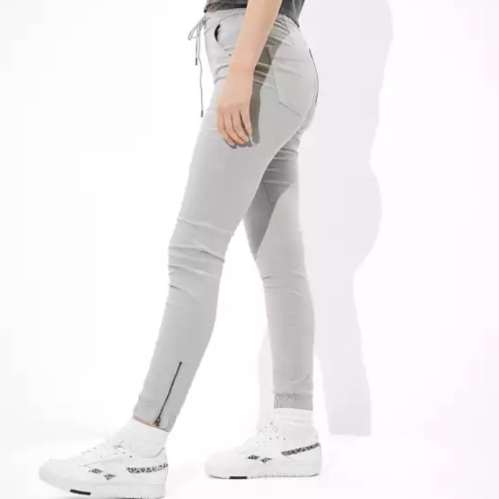 AE High-Waisted light grey Jegging Jogger